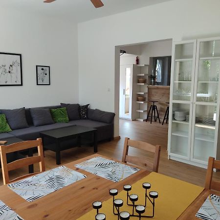 קסזטלי Flora House 3 Minutes From Lake Balaton מראה חיצוני תמונה