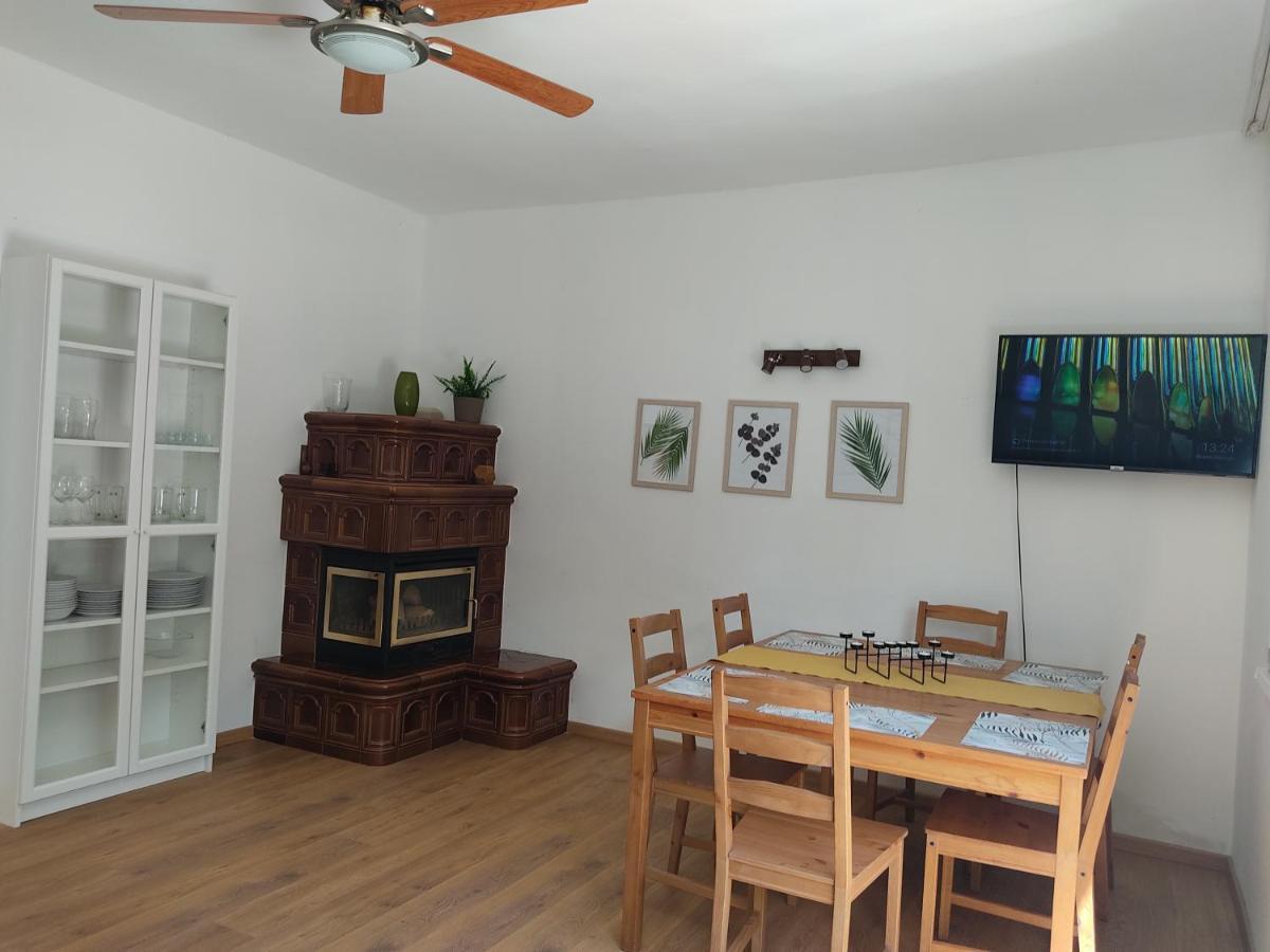 קסזטלי Flora House 3 Minutes From Lake Balaton מראה חיצוני תמונה