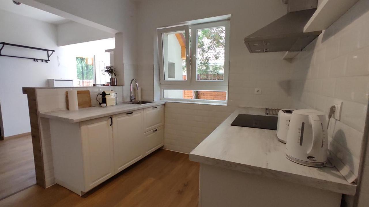 קסזטלי Flora House 3 Minutes From Lake Balaton מראה חיצוני תמונה