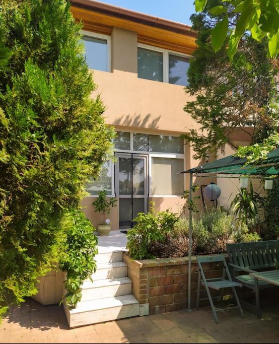 קסזטלי Flora House 3 Minutes From Lake Balaton מראה חיצוני תמונה